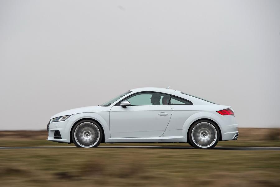  Audi TTS Coupe (8S) 2015 года  (UK) (фото 12 из 22)